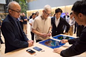 ソニー「車もスマホも作るから、iPhoneカメラが進化する」Tim Cook CEOが横浜で技術の秘密を聞く | ゴリミー