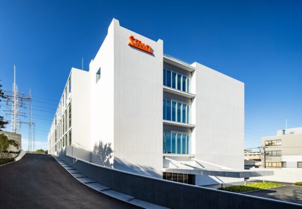 神奈川県横浜市にスタンレー電気が「技術研究所 新棟」を竣工 ナノテクノロジーを核とした次世代技術を創出へ | AMP[アンプ]