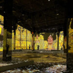 横浜・山下ふ頭に現れた黄金の没入空間。「THE MOVEUM YOKOHAMA by TOYOTA GROUP」が繰り広げる、歴史とテクノロジーの交差点